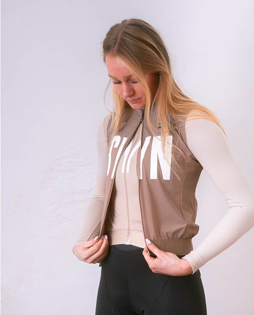 Biehler 防風背心Syndicate Training Vest 2.0 Nomad 女款 沙