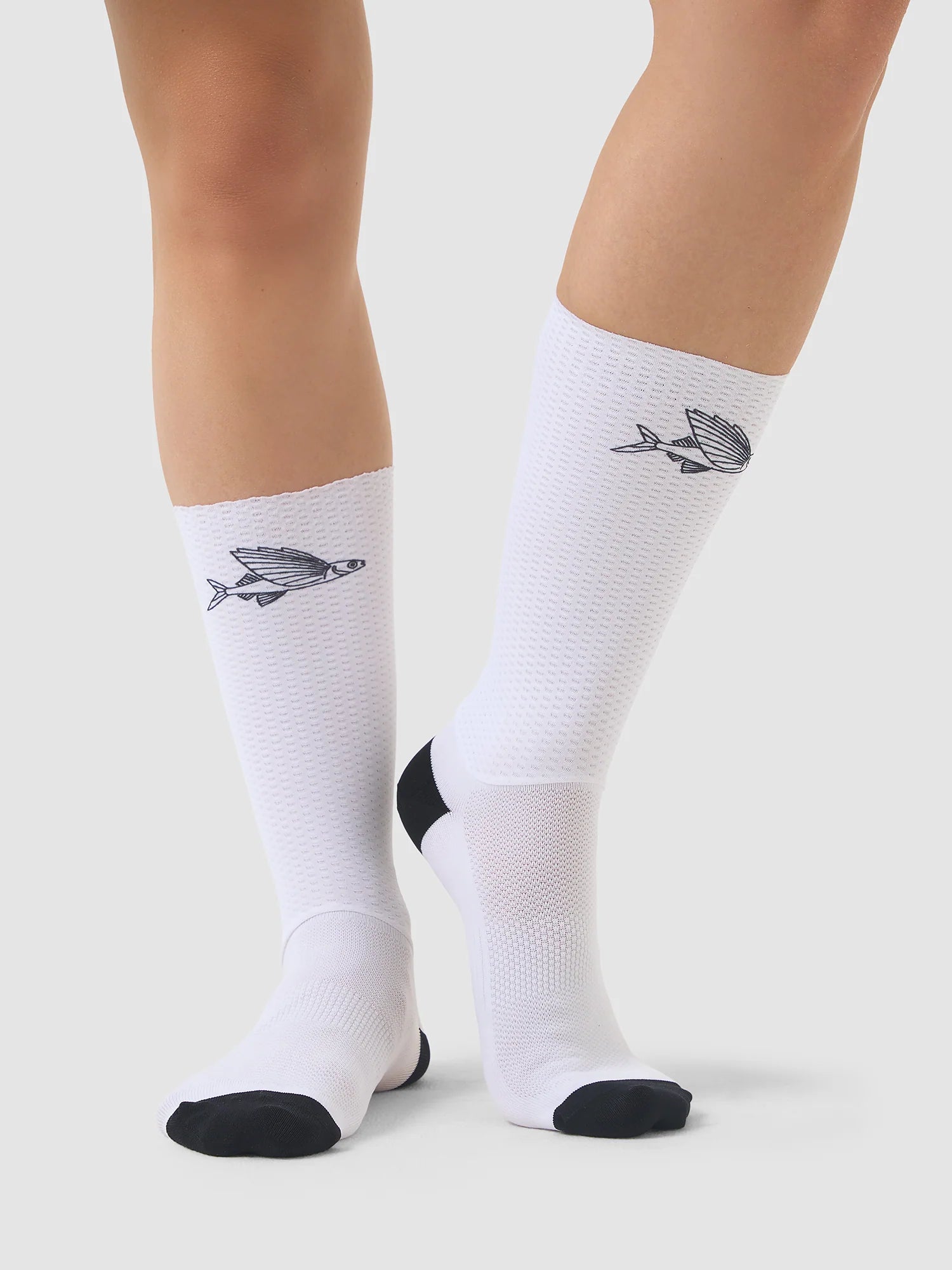 Café du Cycliste 空力車襪 Aero Socks Flying Fish Black on White 飛魚白
