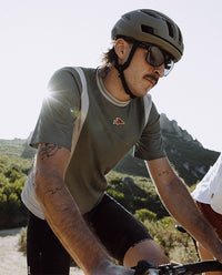 Café du Cycliste 車衣 Betty V2 Lightweight Gravel CyclingJerseyScots Pine 短袖男松木綠
