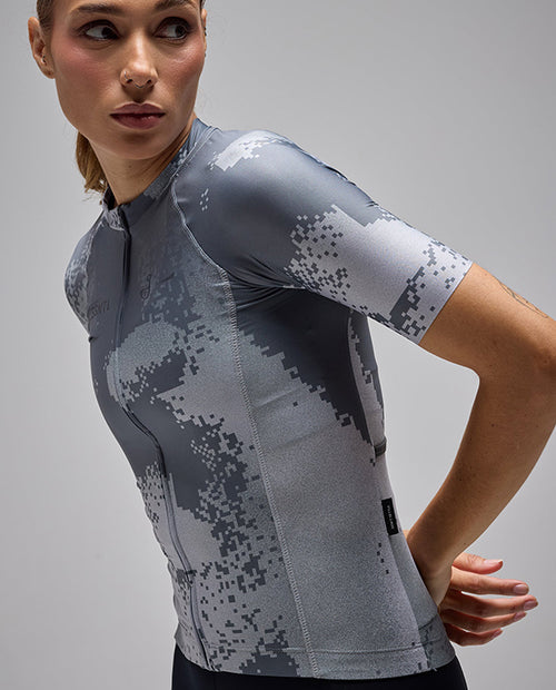 Givelo 車衣ESSNTL SS JERSEY PIXEL SLATE 男女共版 灰