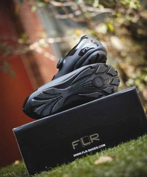 FLR 單旋鈕硬底鞋 F-11 Black+Rubber Sole 黑